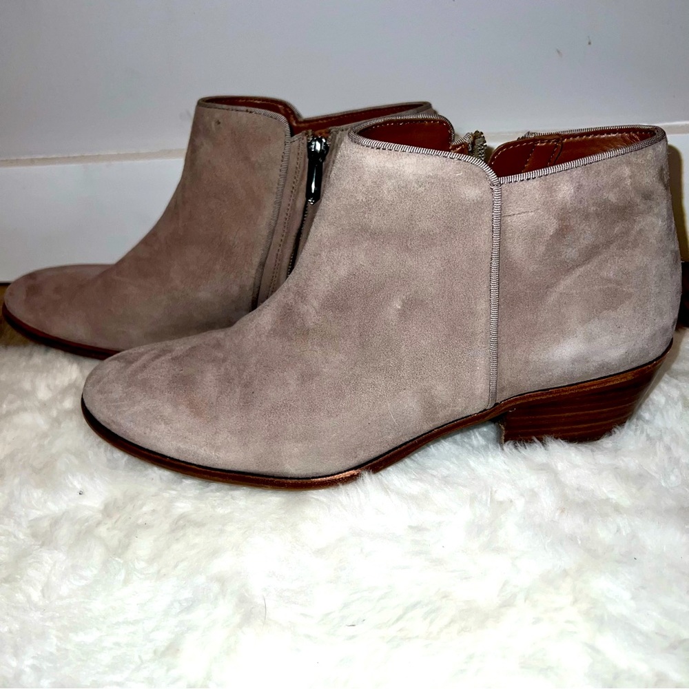 Like New Sam Edelman Petty Suede Ankle Boot Like New